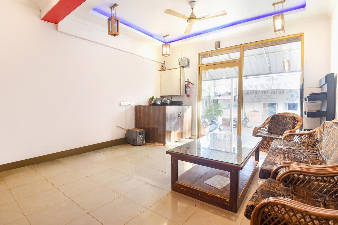 Fabexpress The Voyage Hotel Morjim Exterior foto