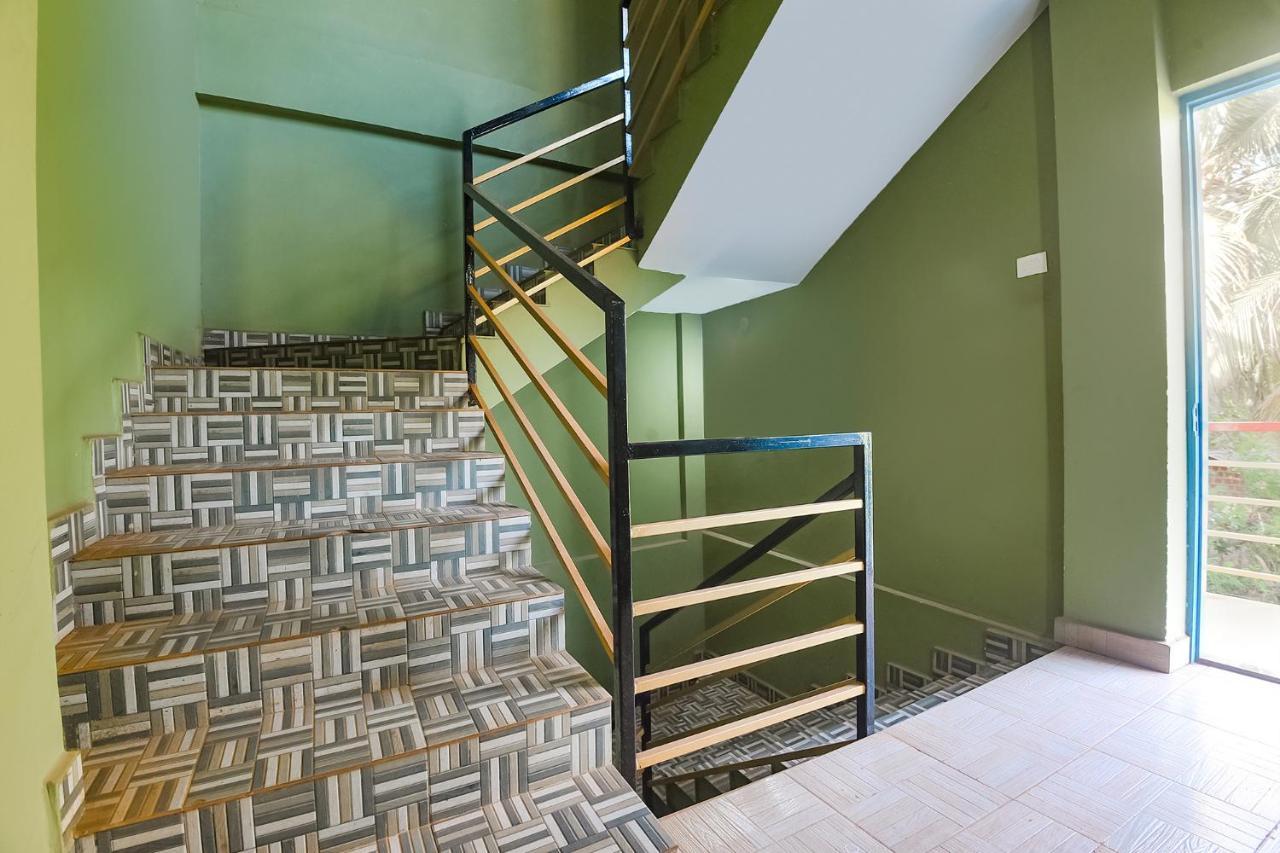 Fabexpress The Voyage Hotel Morjim Exterior foto