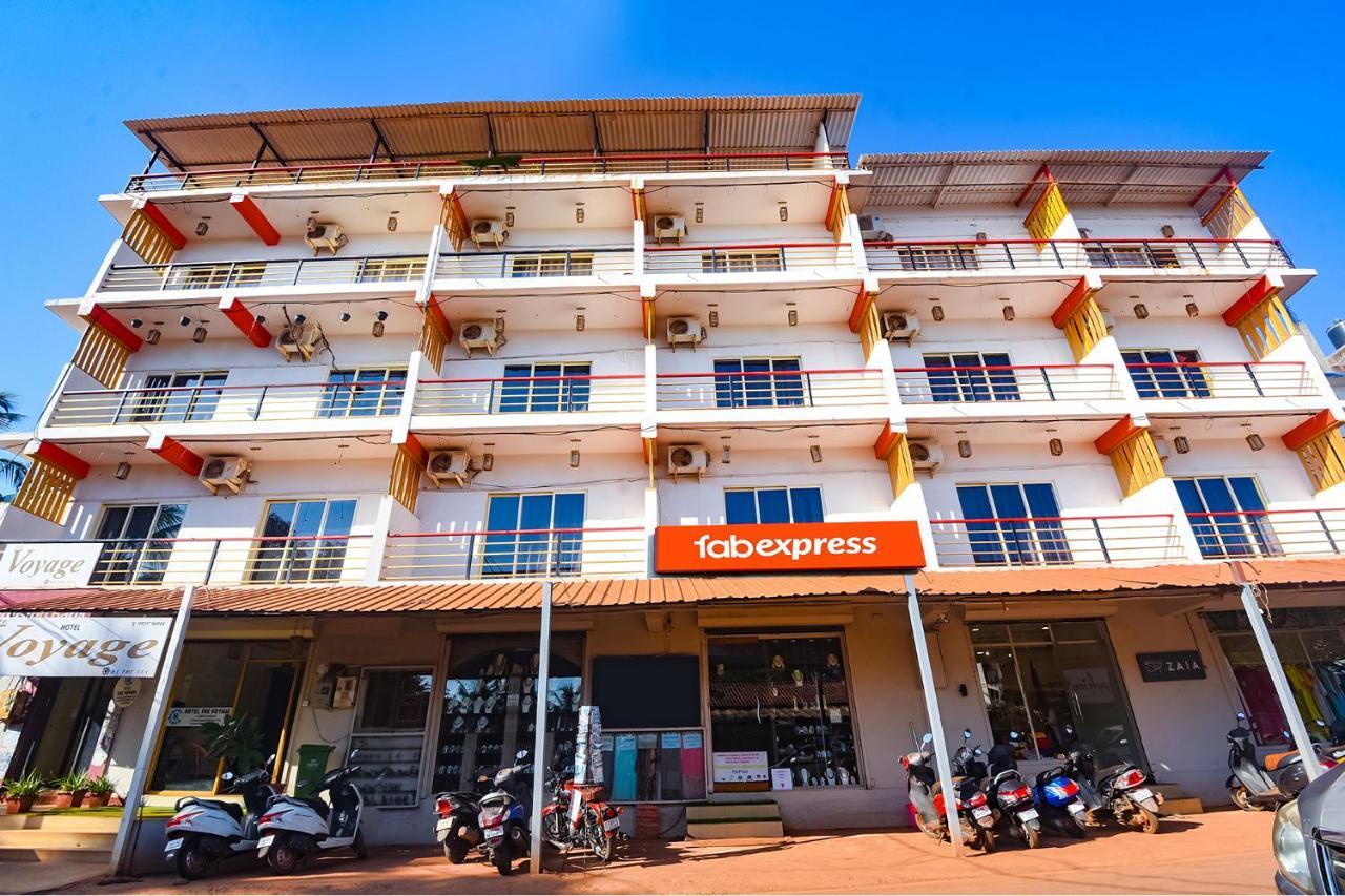 Fabexpress The Voyage Hotel Morjim Exterior foto
