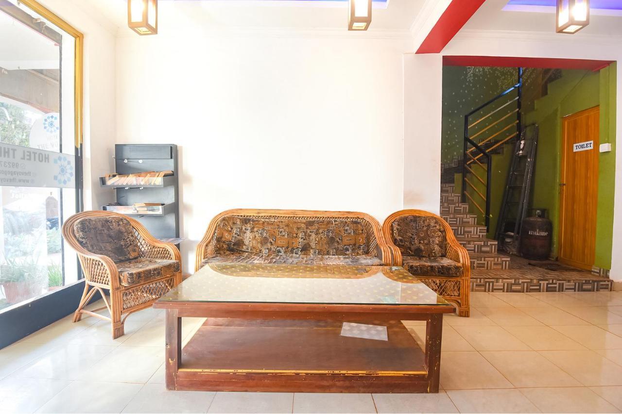 Fabexpress The Voyage Hotel Morjim Exterior foto